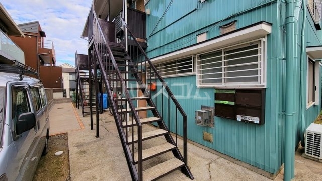 18/22 エントランス