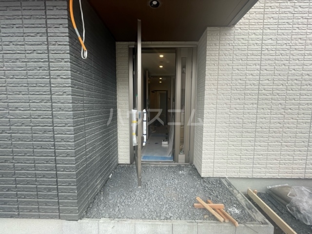 28/30 エントランス