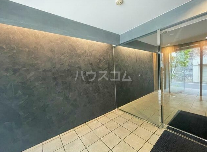 17/19 エントランス