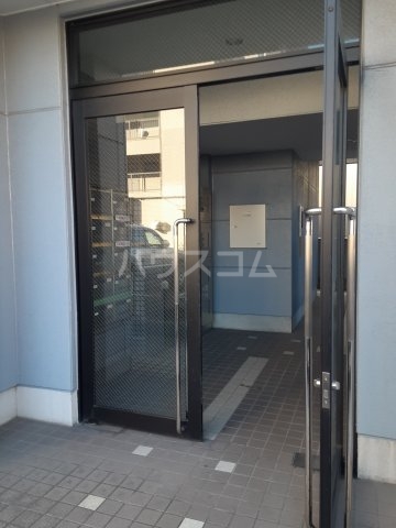 19/25 エントランス