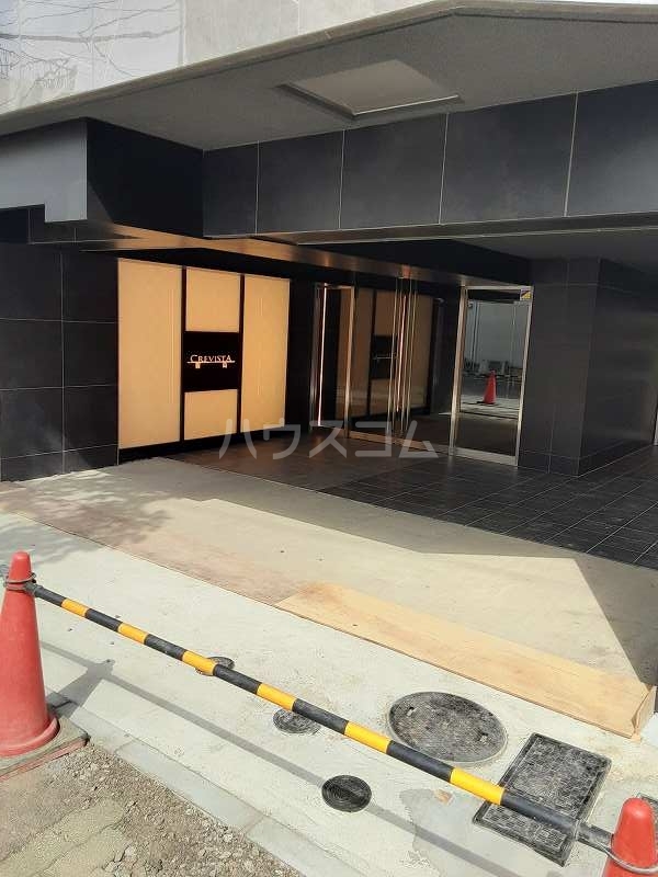 27/30 エントランス