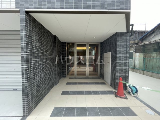 2/4 エントランス