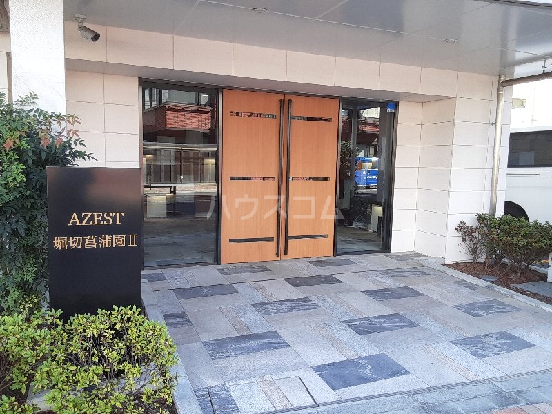 28/30 エントランス