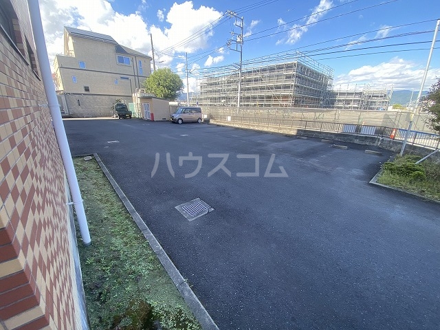 28/30 駐車場