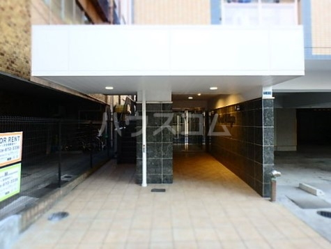 15/23 エントランス