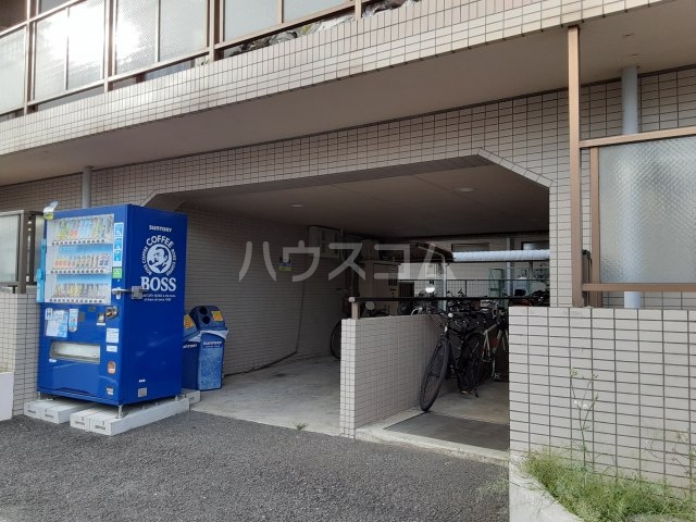 2/4 エントランス