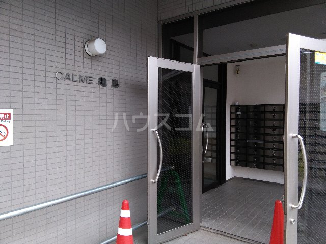 18/21 エントランス