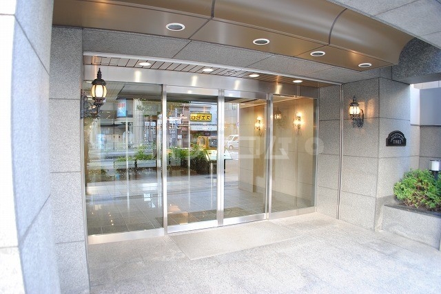 19/28 エントランス