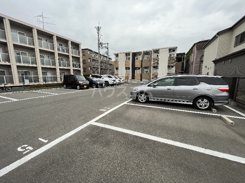 19/26 駐車場