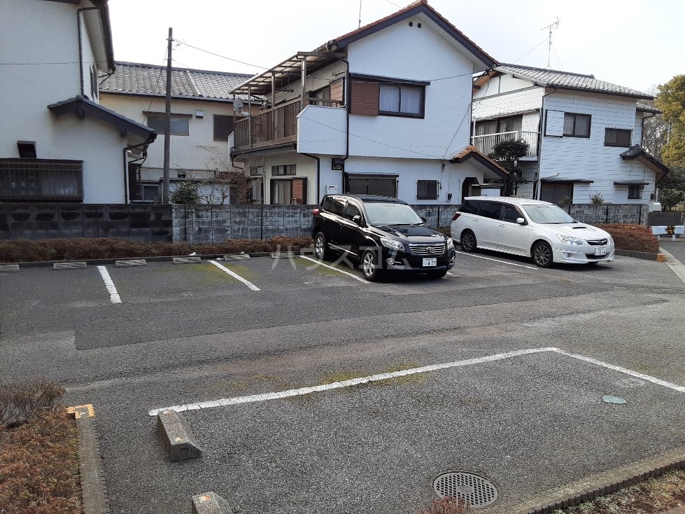 28/30 駐車場