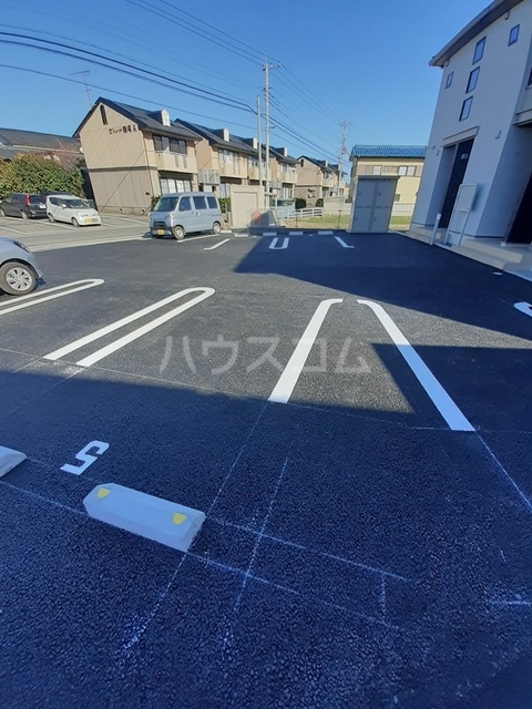 15/27 駐車場