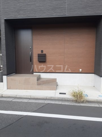 19/25 エントランス