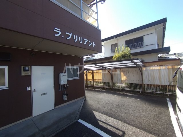 22/23 エントランス