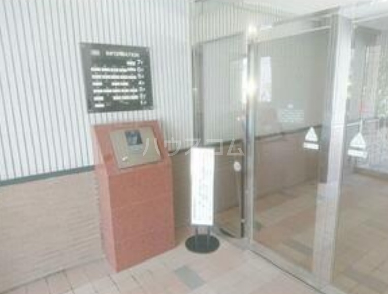 20/30 エントランス