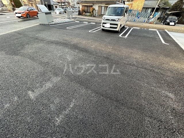 28/30 駐車場