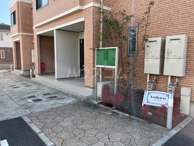 22/25 エントランス