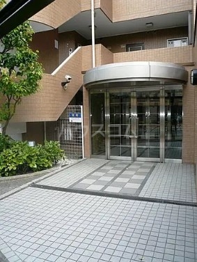 16/25 エントランス