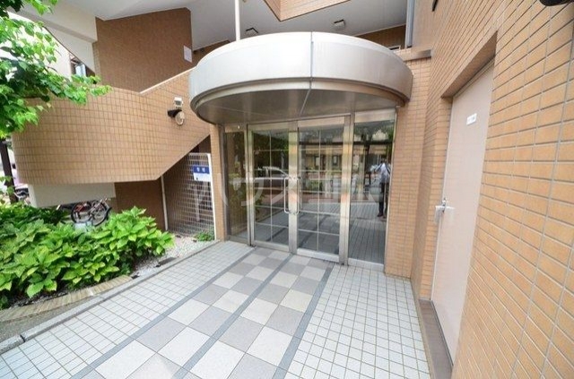 17/26 エントランス