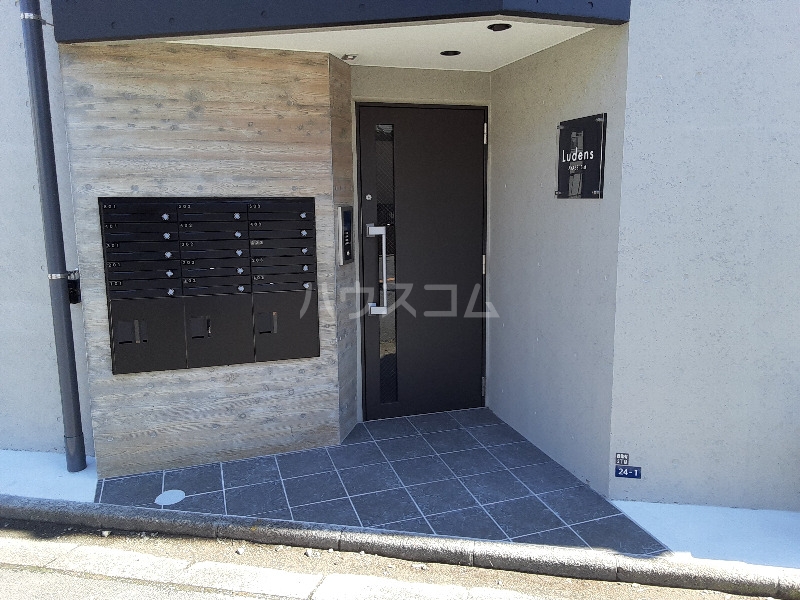 2/6 エントランス