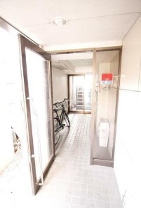 18/24 エントランス