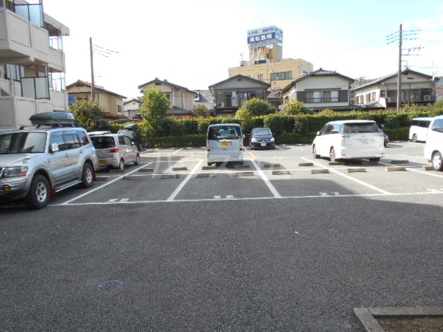 22/30 駐車場
