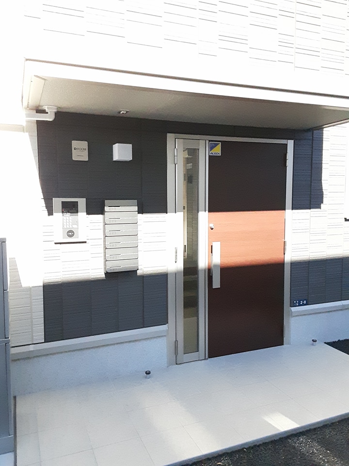 26/30 エントランス