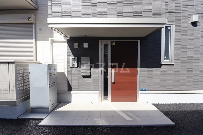 23/26 エントランス