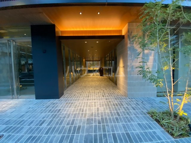 19/29 エントランス