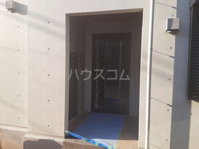 24/30 エントランス