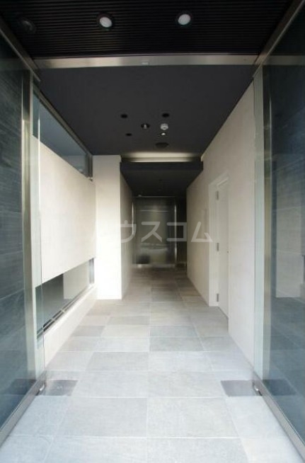 16/21 エントランス