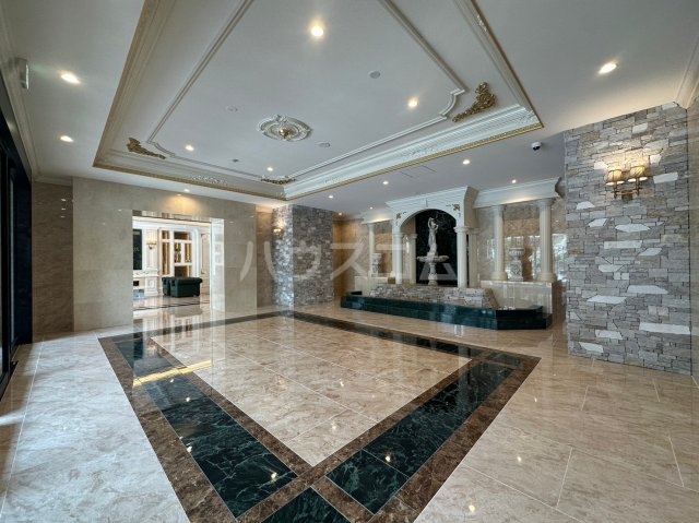 22/30 エントランス