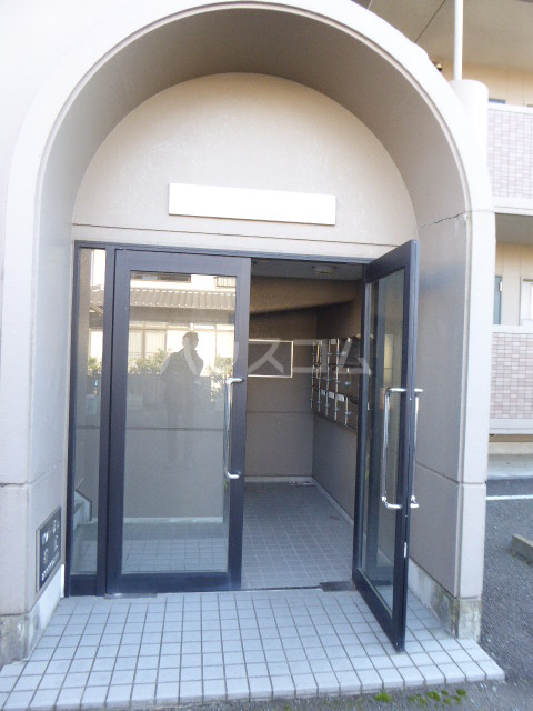 23/24 エントランス