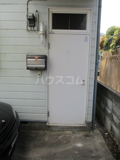 19/30 エントランス