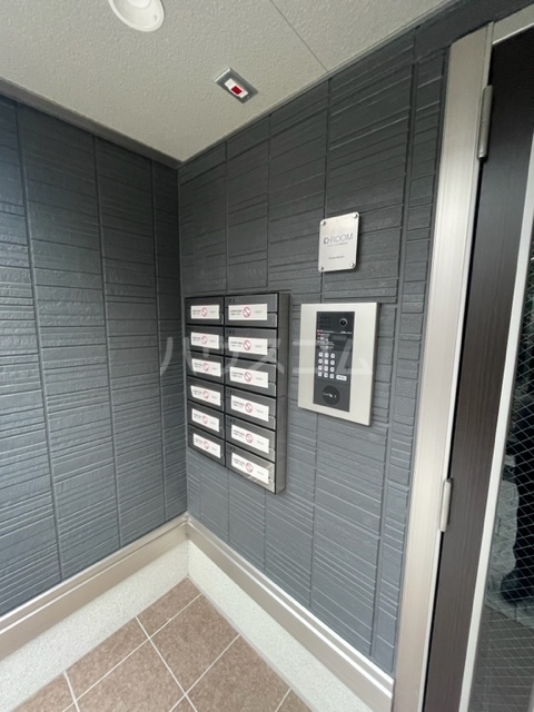 25/30 エントランス