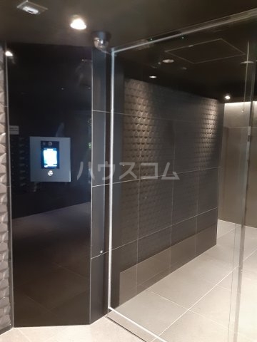 25/30 エントランス