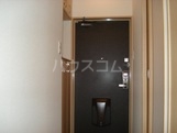 13/25 玄関