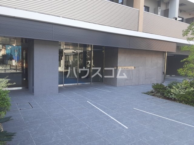 16/20 エントランス