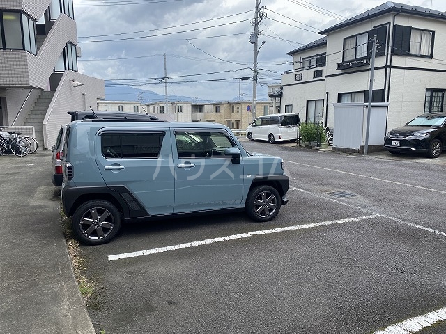 21/22 駐車場