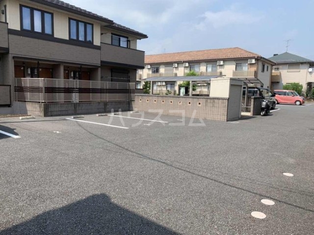 2/4 駐車場