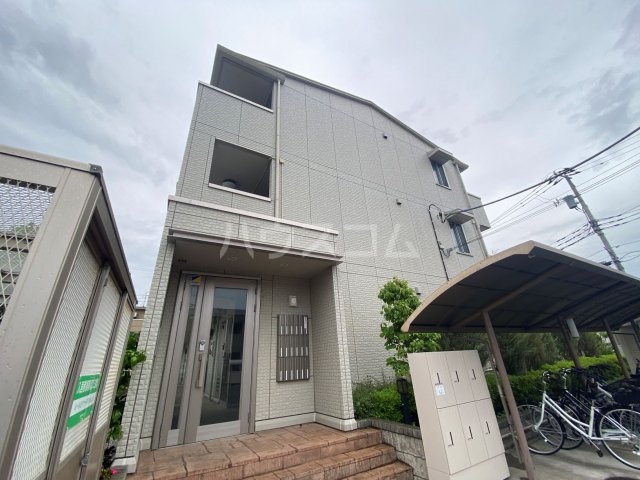 25/30 エントランス