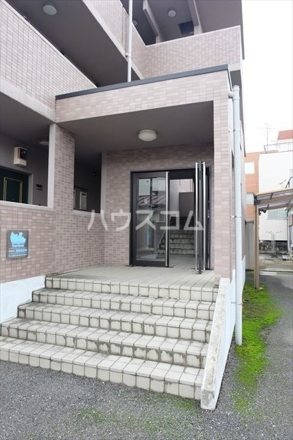 21/30 エントランス