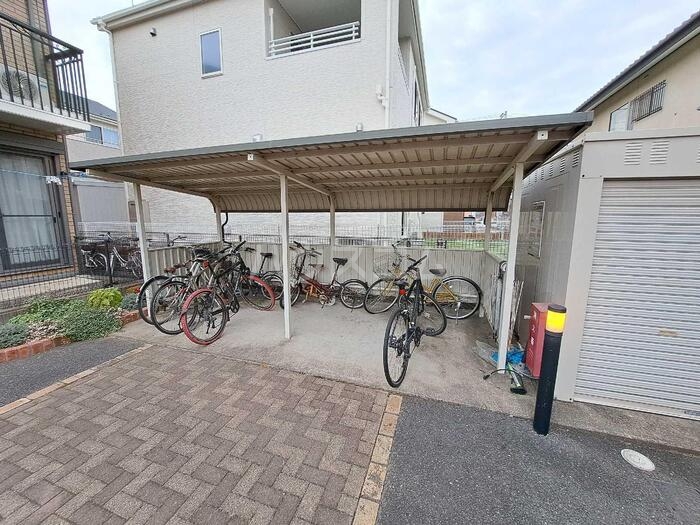 18/25 エントランス