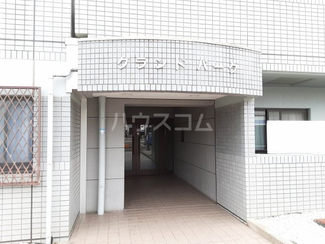 23/30 エントランス