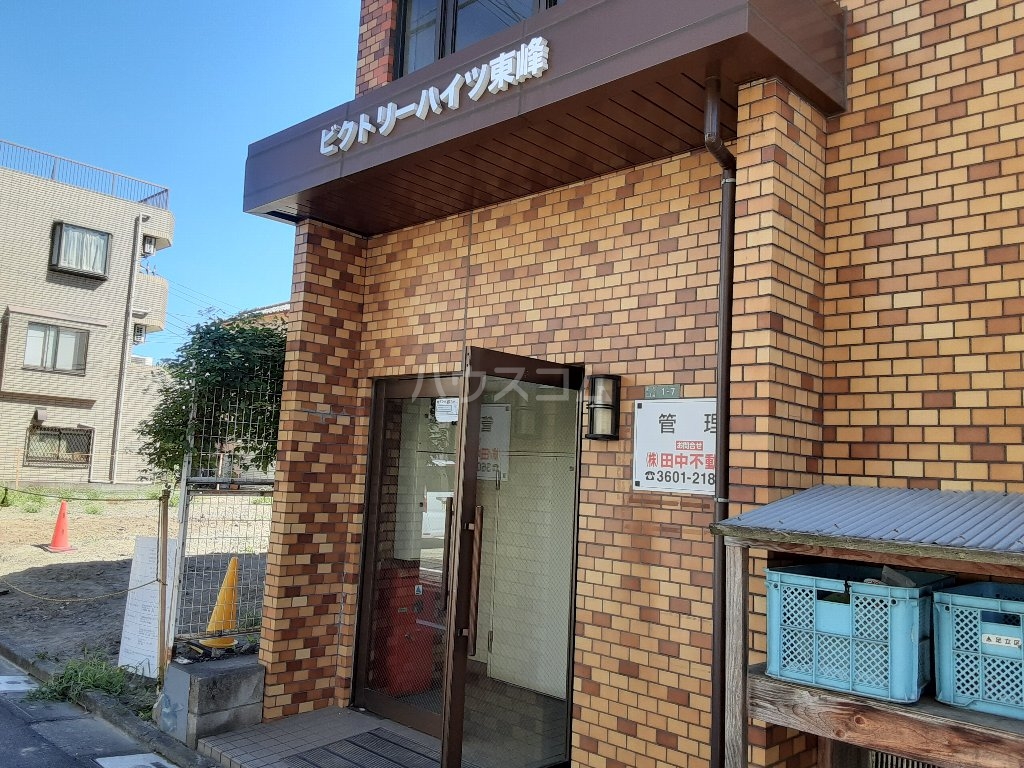 27/30 エントランス