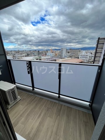 18/27 バルコニー