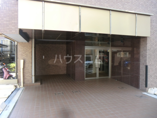 21/30 エントランス