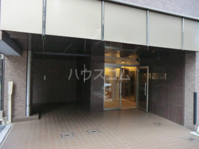 22/30 エントランス