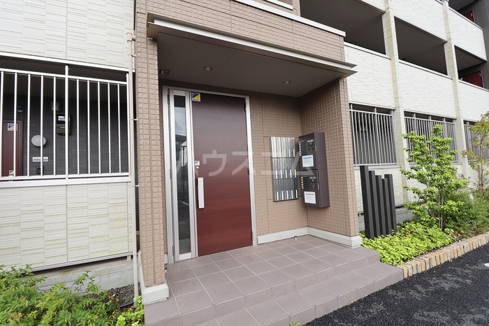 28/30 エントランス