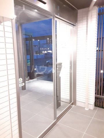 17/27 エントランス