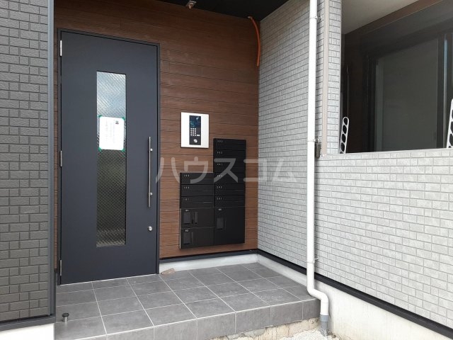 28/30 エントランス